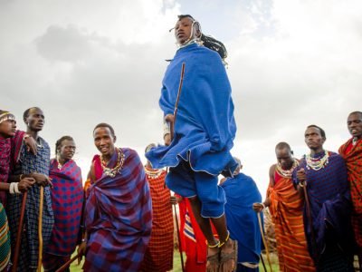 Entamanu-Ngorongoro-maasai-jumping-C_NT
