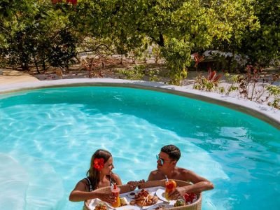 Floating_breakfast_in_private_pool