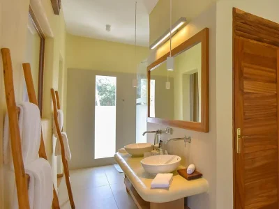 Indoor_bathrooom