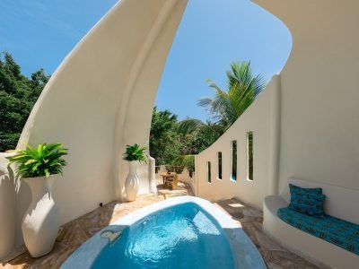 villa-kimwondo-swimming